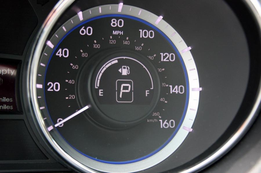  Hyundai Sonata GLS 2011 года  (фото 22 из 41)